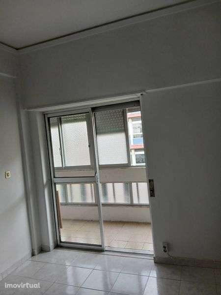 Arrenda-se T1 no Centro de Lisboa - Grande imagem: 3/5