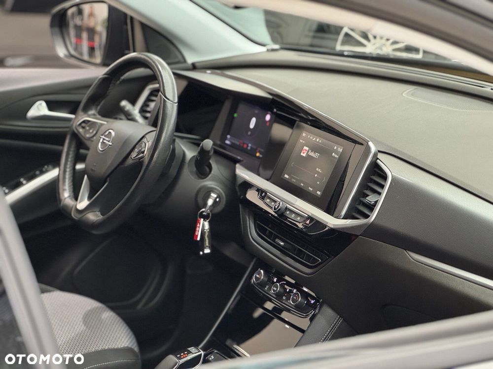Opel Grandland 1.2 T Business Edition S&S - 38