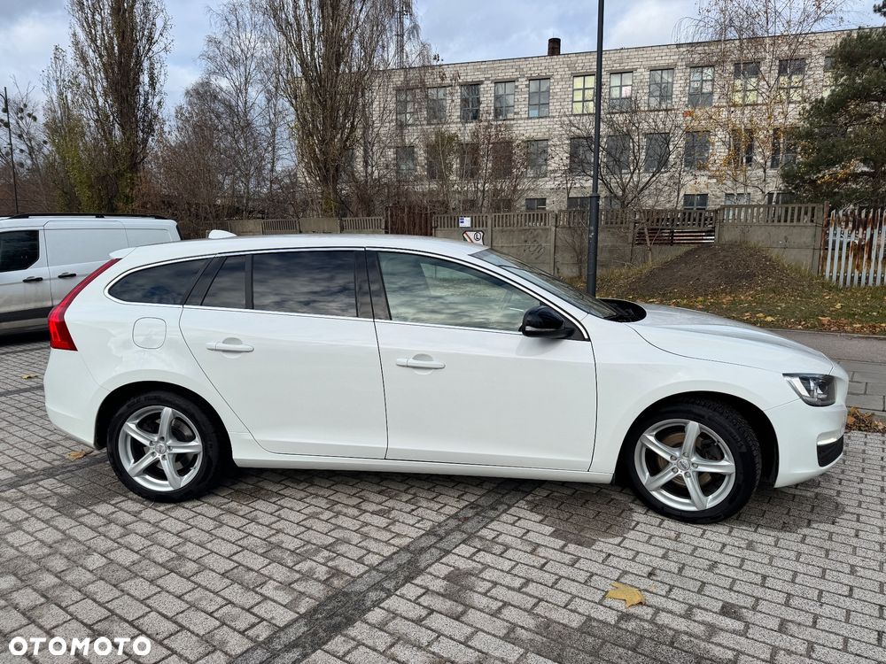 Volvo V60 D4 Drive-E Momentum - 5