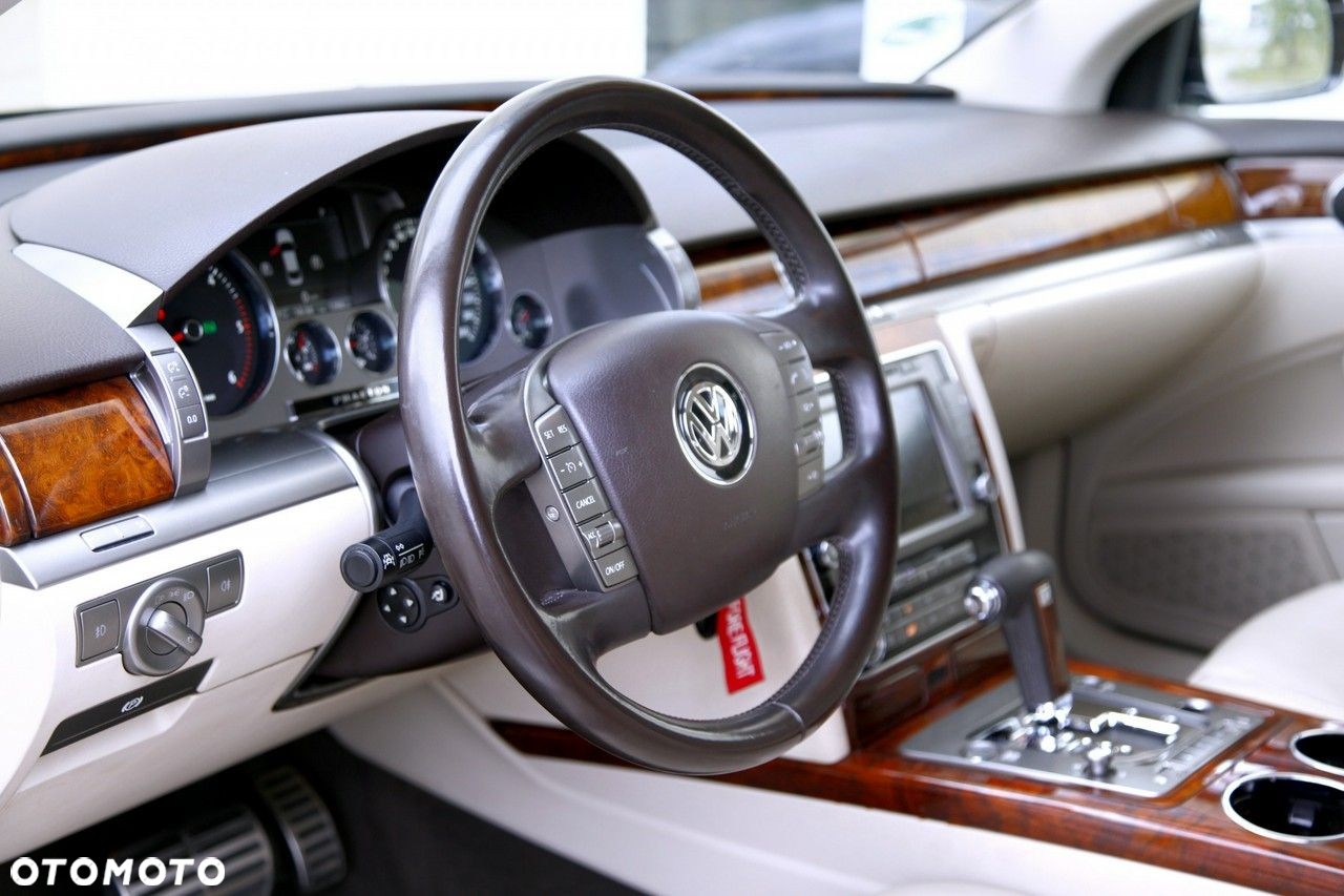 Volkswagen Phaeton - 19
