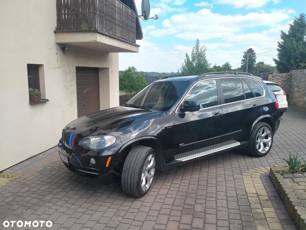 BMW X5 4.8i - 2