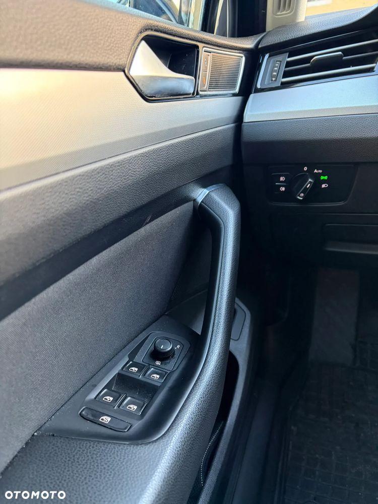 Volkswagen Passat 1.8 TSI BMT Comfortline - 19