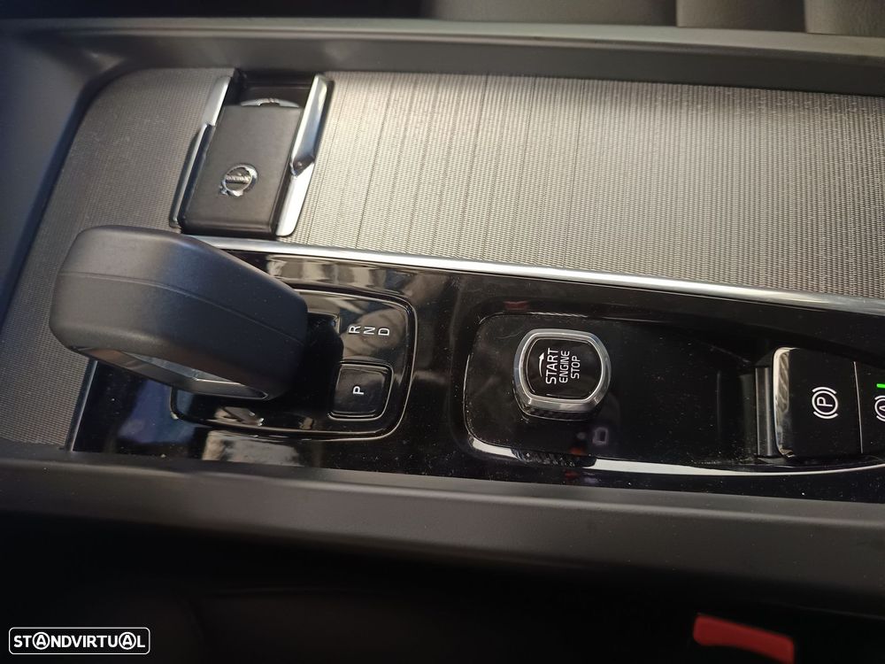 Volvo V60 2.0 B4 Momentum Plus Geartronic - 17