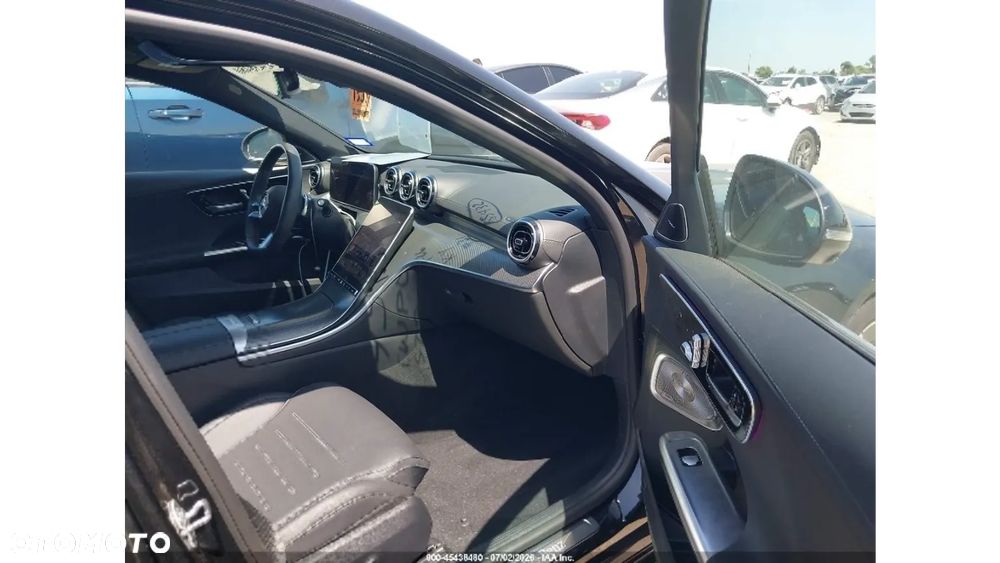 Mercedes-Benz Klasa C 300 4Matic 9G-TRONIC AMG Line - 9