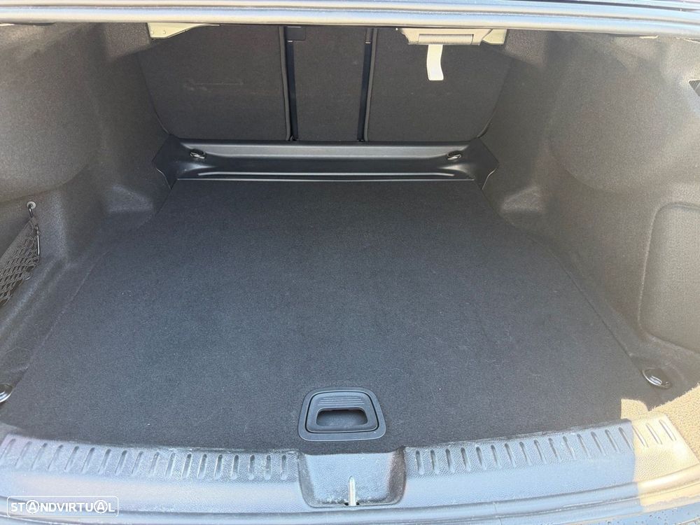 Mercedes-Benz E 220 d - 13