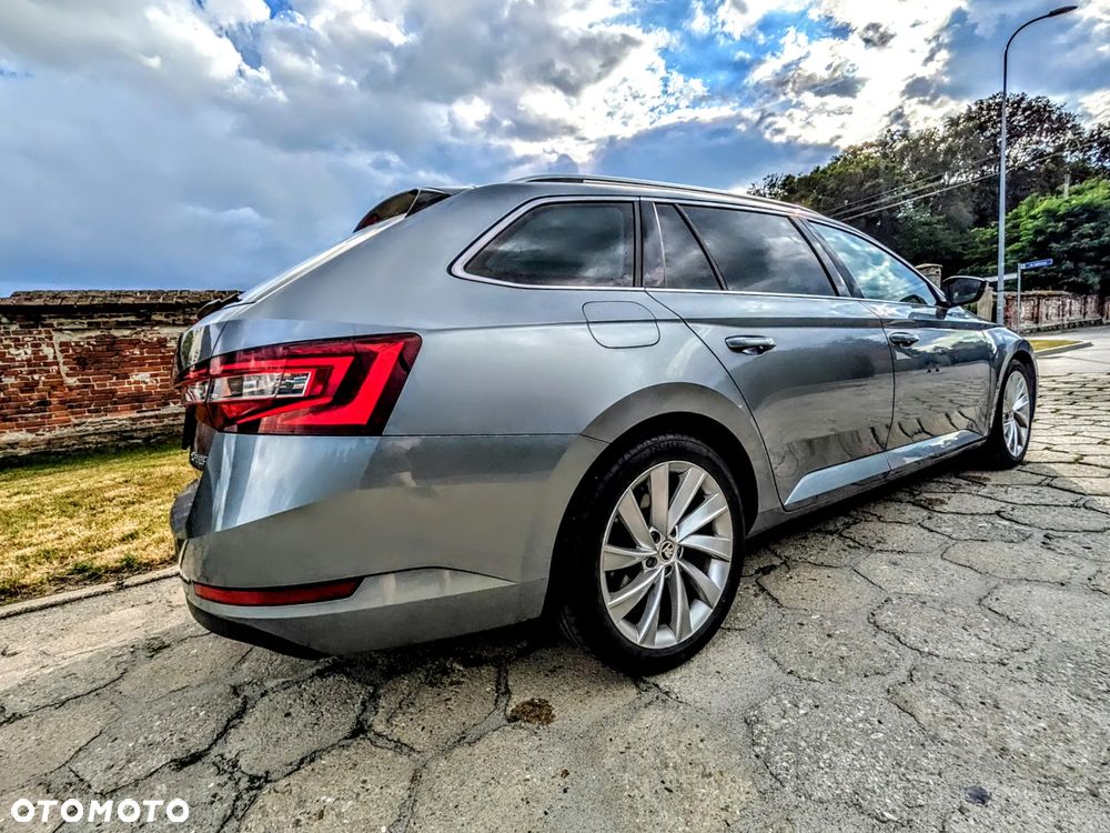 Skoda Superb 2.0 TDI Ambition DSG - 10