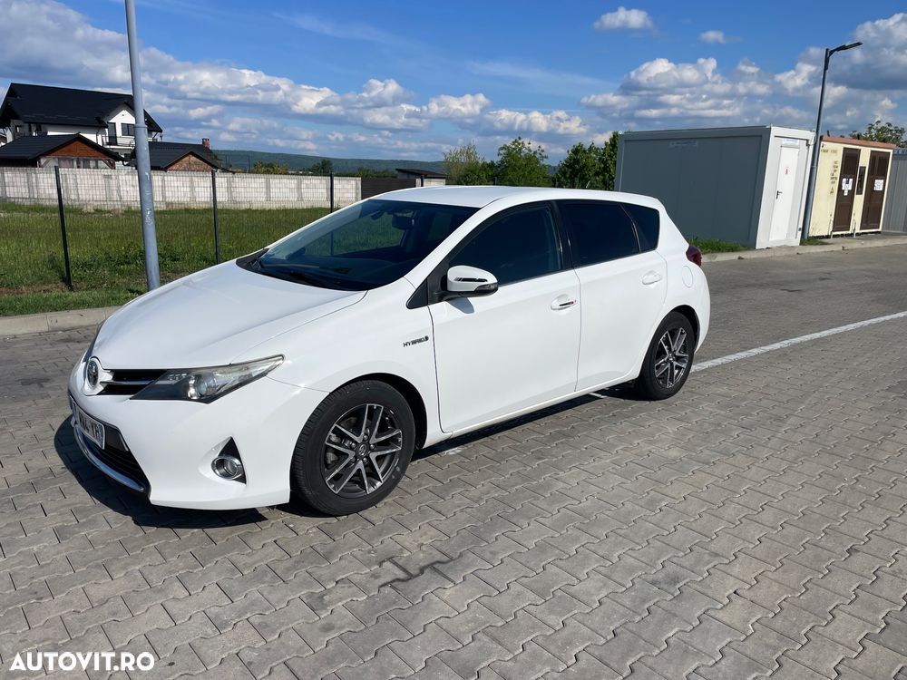 Toyota Auris 1.8 L VVT-i Sol+ - 2