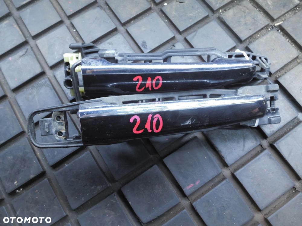 MERCEDES W210 E KLASA KLAMKA DRZWI POSIADAM 2 SZT - 1