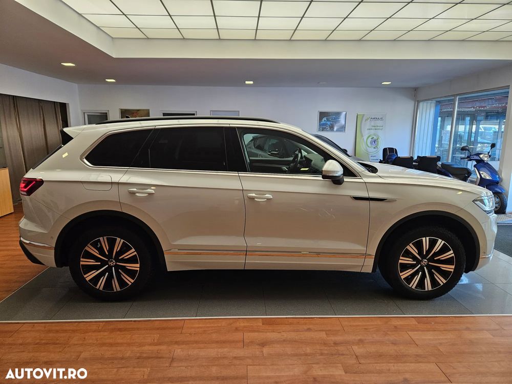 Volkswagen Touareg V6 TDI 4MOTION Elegance - 4