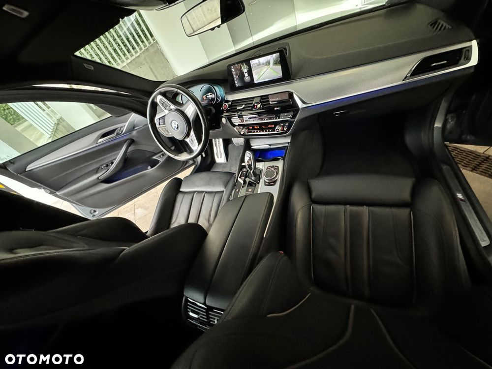BMW Seria 5 520d xDrive - 31