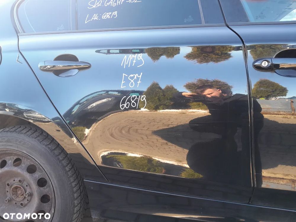 BMW E87 DRZWI PRAWE TYLNE PRAWY TYŁ KOLOR: 668/9 - 1