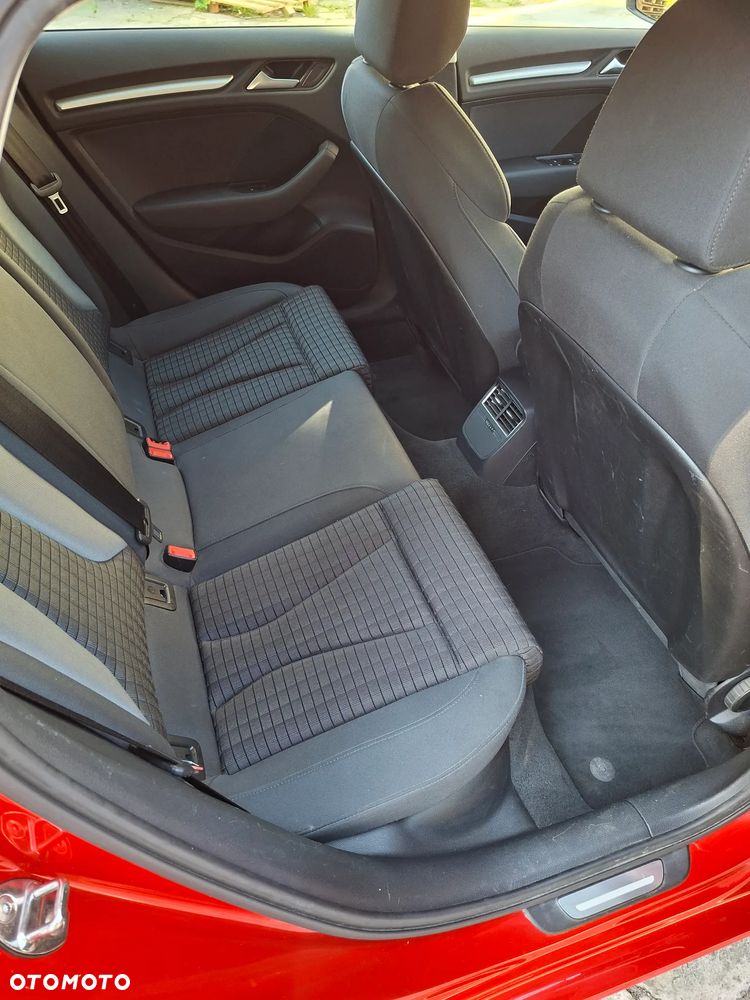Audi A3 Sportback 2.0 TDI (clean diesel) quattro Attraction - 4