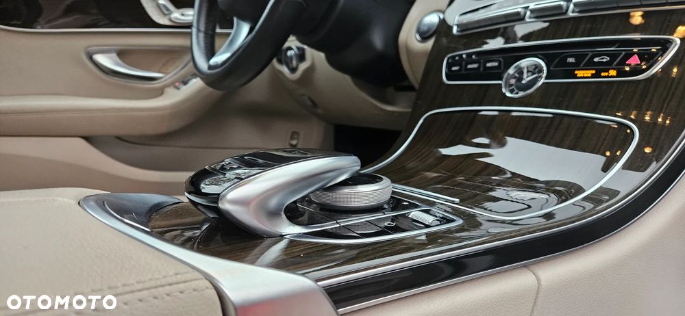 Mercedes-Benz Klasa C 300 9G-TRONIC Avantgarde - 28