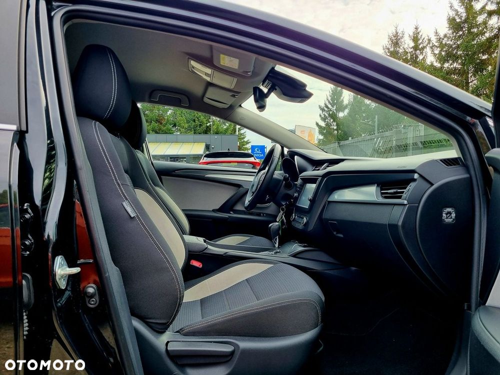 Toyota Avensis 1.8 Sol NAVI MS - 11