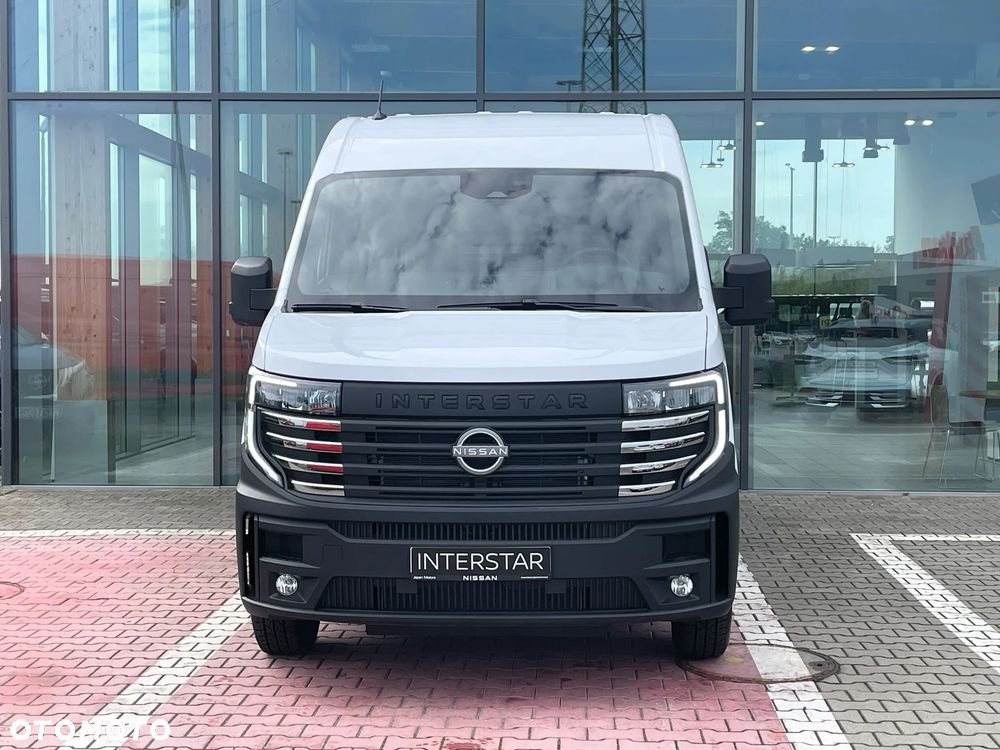 Nissan Interstar - 2