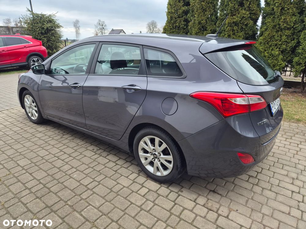 Hyundai i30 1.6 CRDi Fifa World Cup Edition - 5
