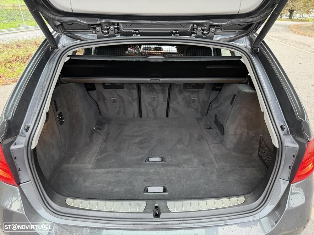 BMW 318 d Touring Line Sport Shadow Auto - 27