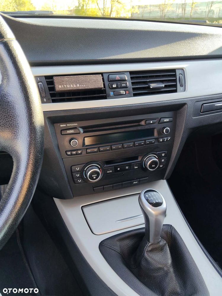 BMW Seria 3 318d - 6