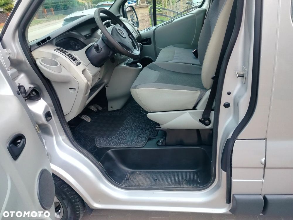 Opel Vivaro - 14