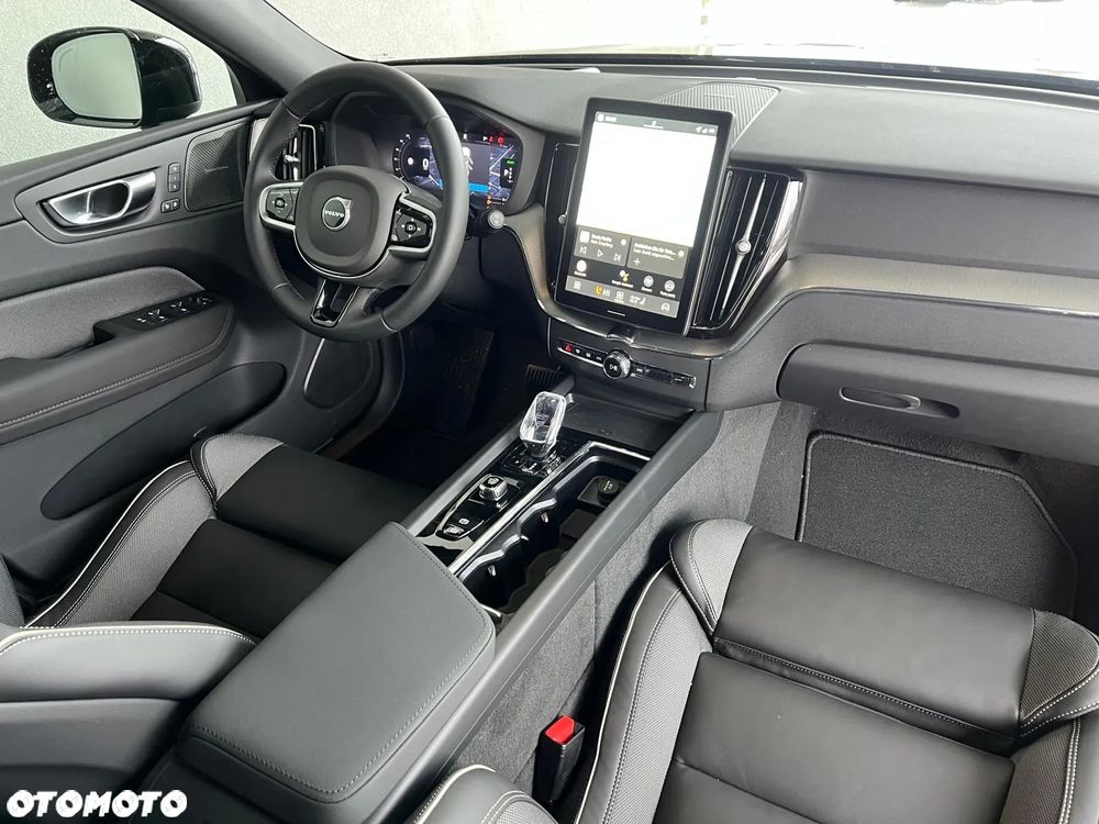 Volvo XC 60 T8 Plug-In Hybrid AWD Plus Black Edition - 17