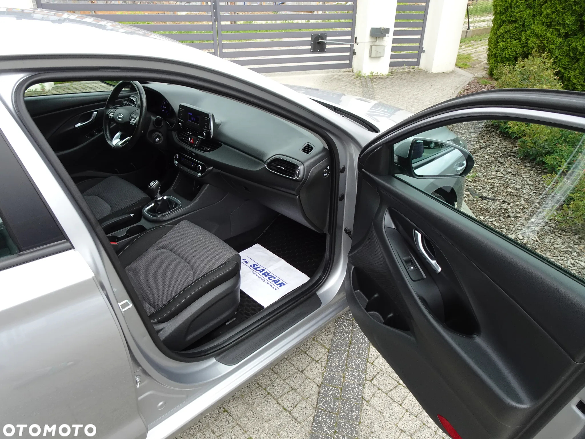 Hyundai i30 1.5 DPI Classic + - 13