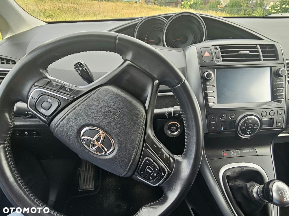 Toyota Verso 1.8 Prestige 7os EU6 - 17