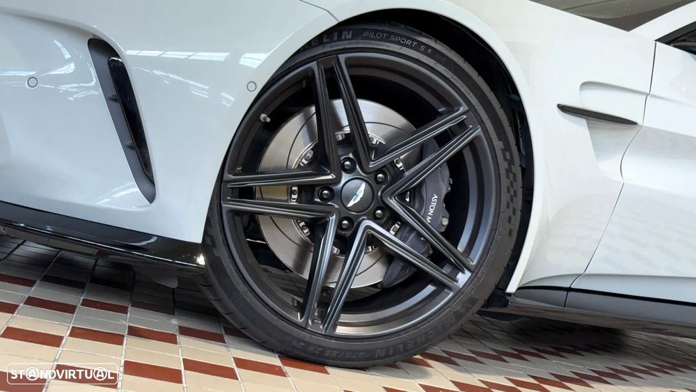 Aston Martin Vantage Coupe V8 - 9