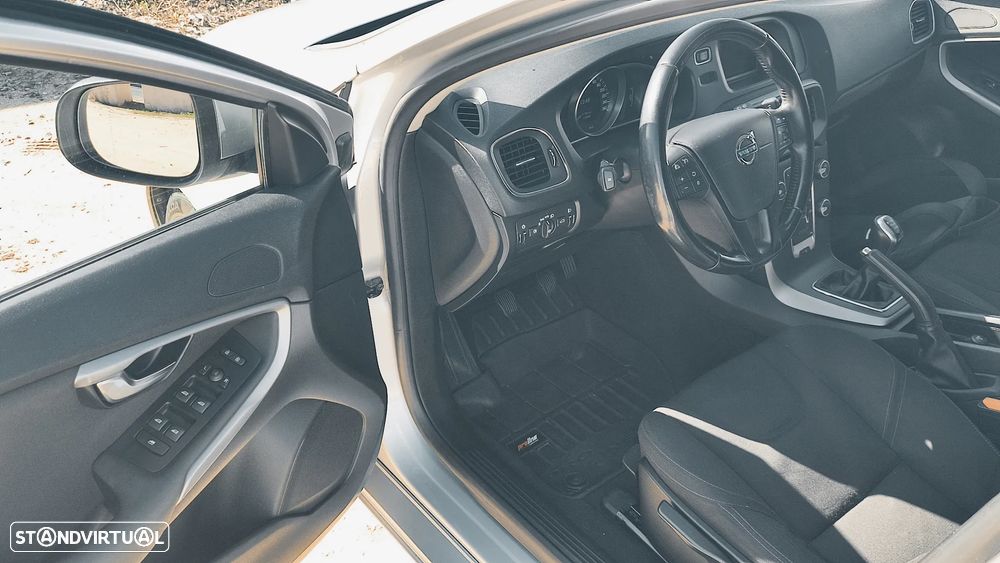 Volvo V40 D2 Kinetic - 23