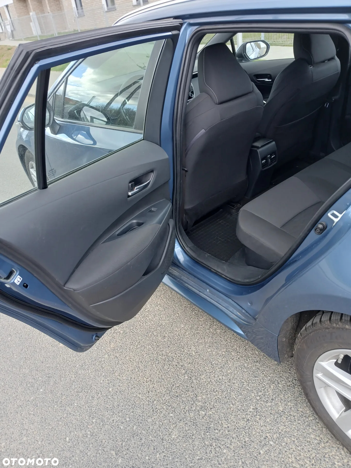 Toyota Corolla 1.8 Hybrid Active - 12