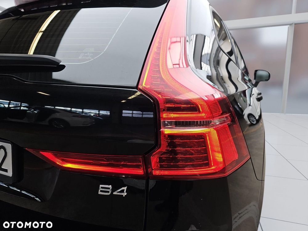 Volvo XC 60 B4 B Essential - 33