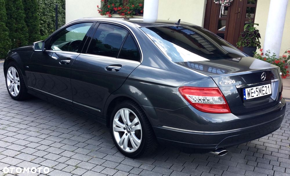 Mercedes-Benz Klasa C 250 CGI BlueEff Avantgarde - 3