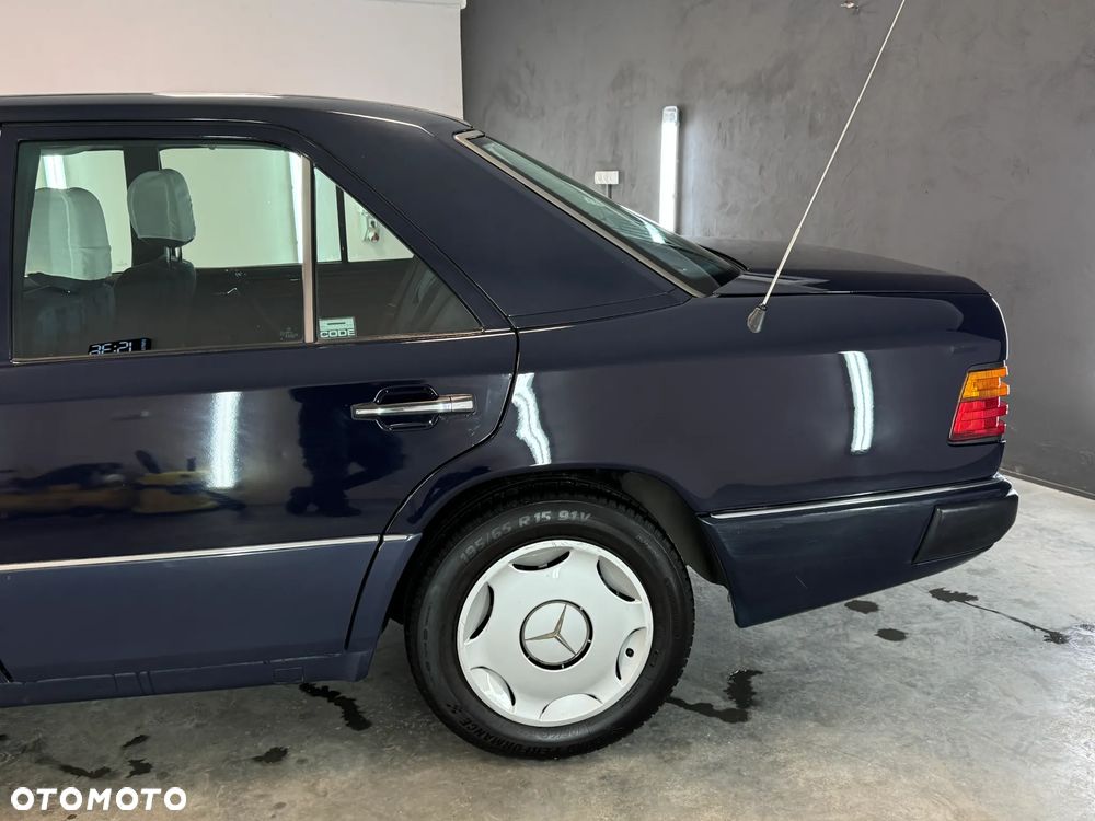 Mercedes-Benz W124 (1984-1993) - 12