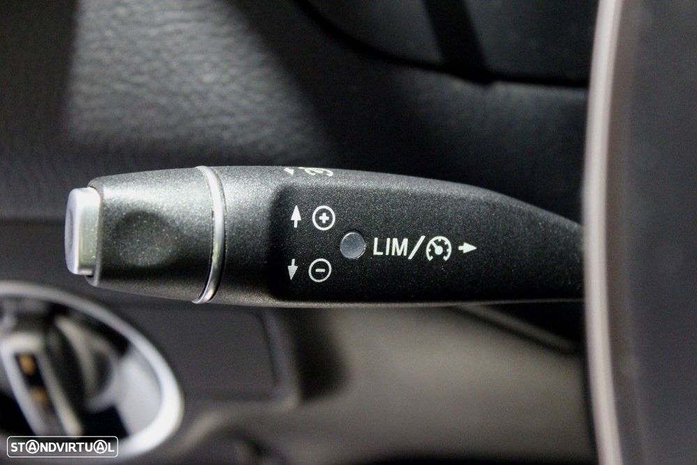 Mercedes-Benz CLA 220 - 25