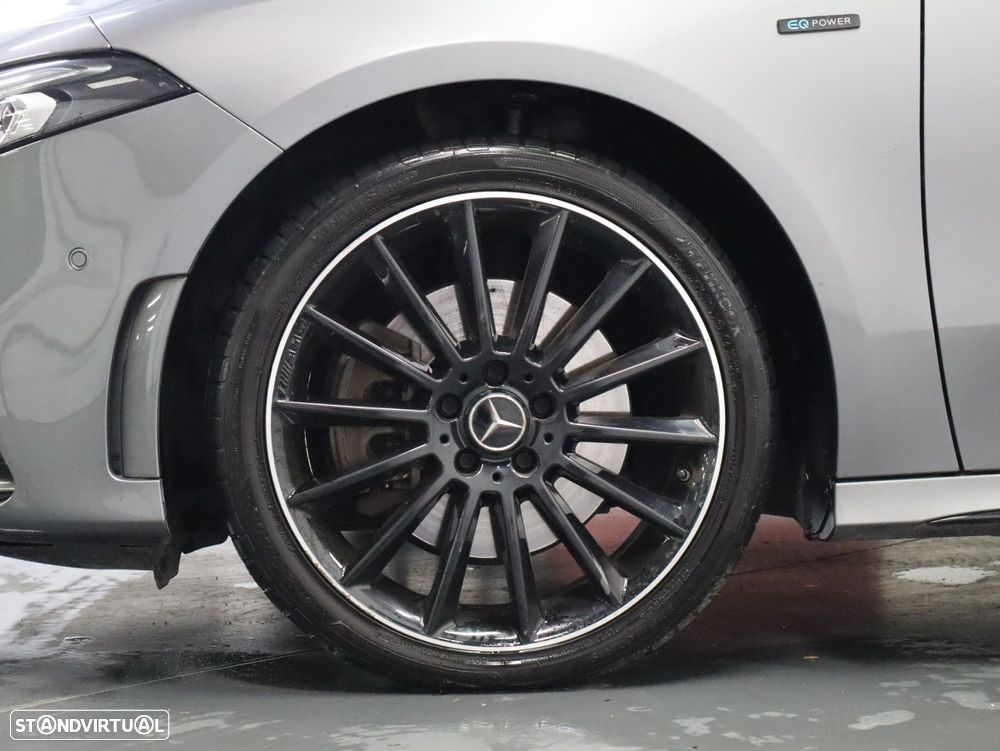 Mercedes-Benz A 250 e AMG Line - 28