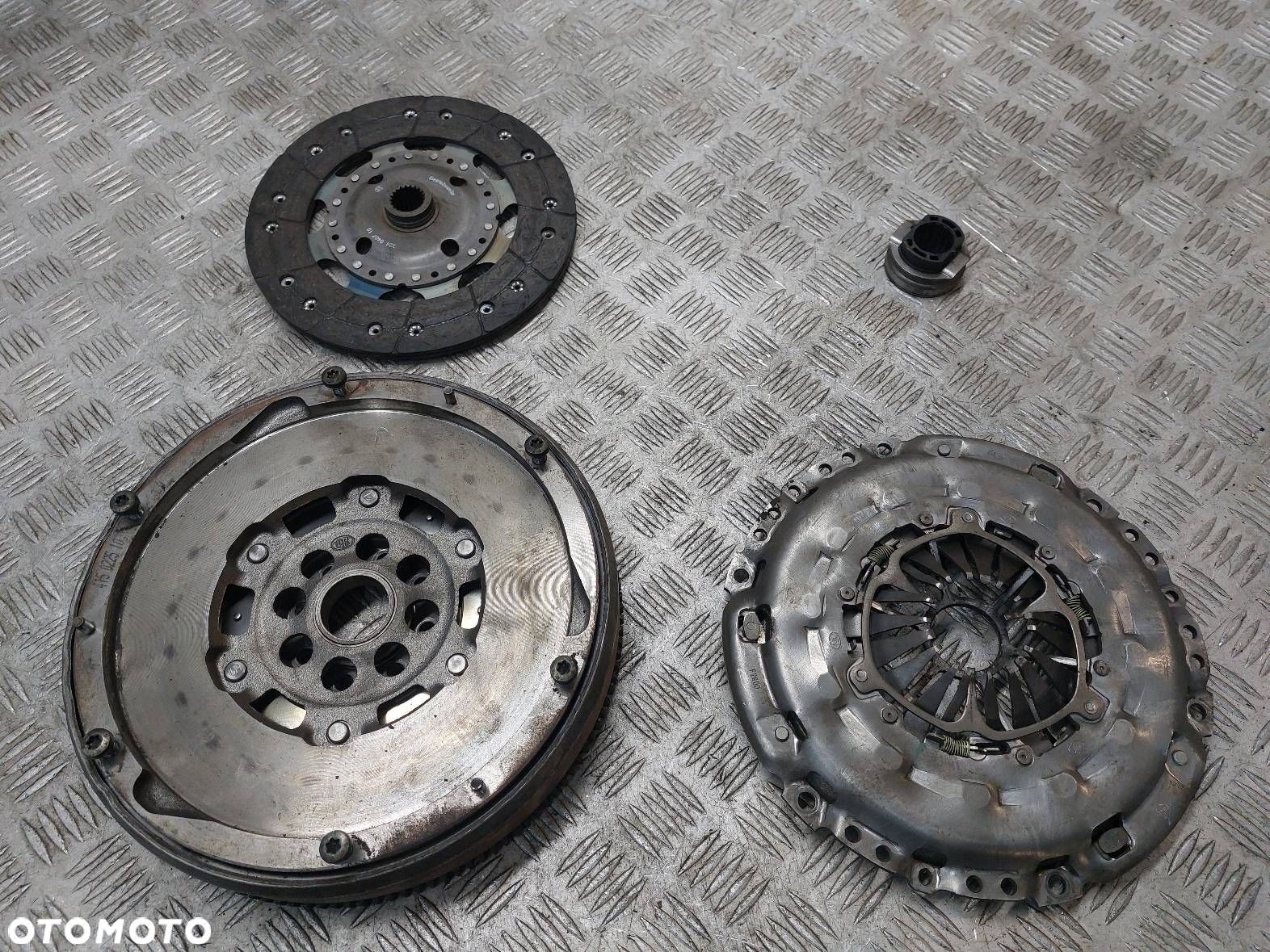 KOŁO DWUMASOWE + TARCZA + DOCISK CITROEN C5 I LIFT 2.0 HDI 415022510 - 1
