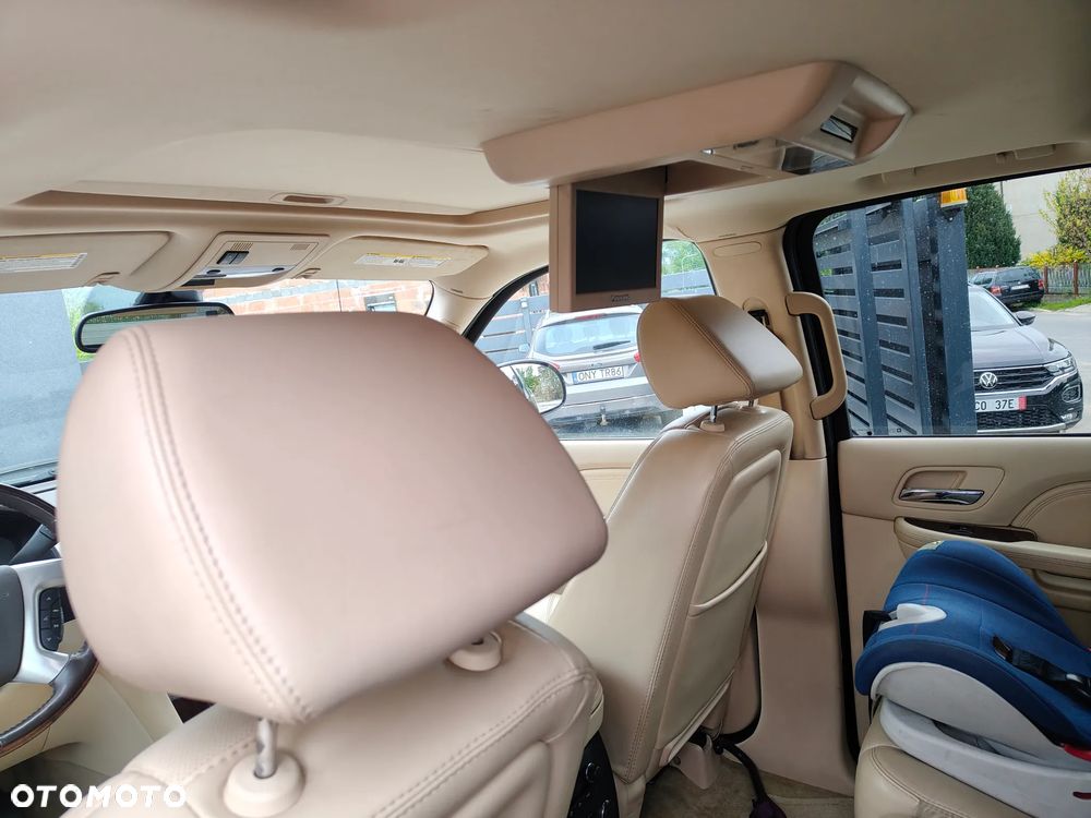 Cadillac Escalade - 8