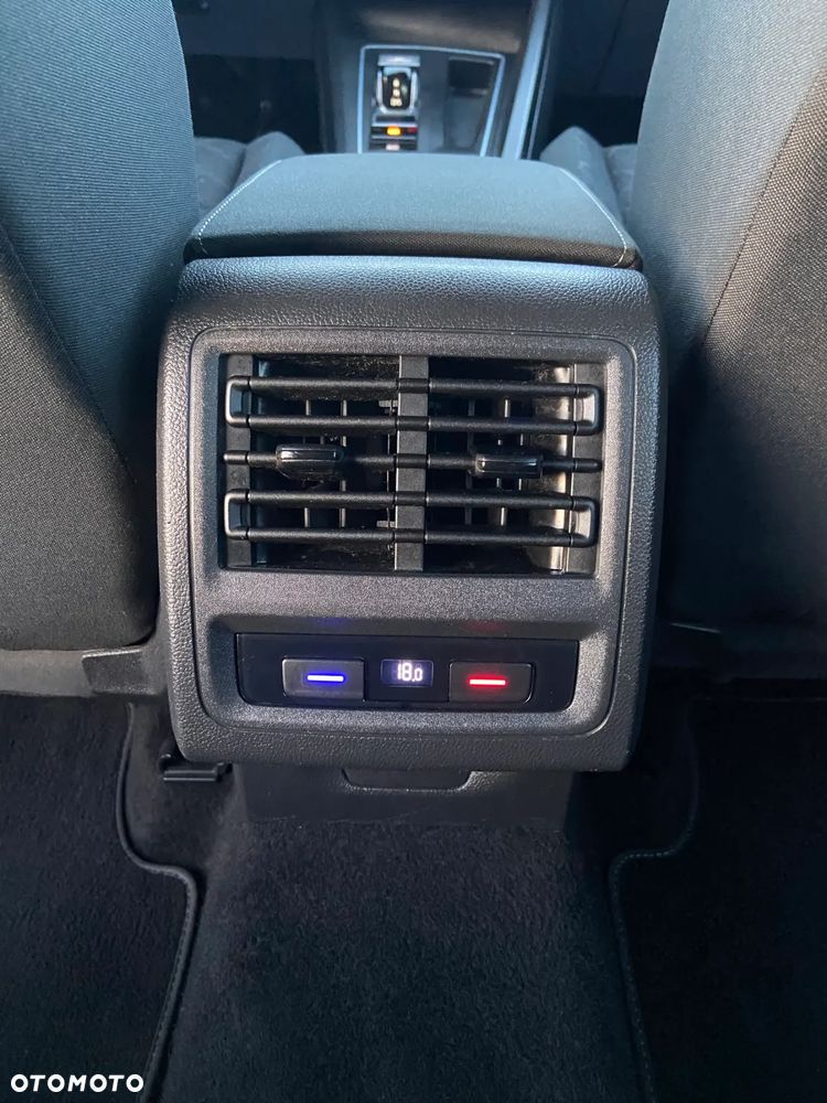 Volkswagen Golf 2.0 TDI SCR DSG Life - 37