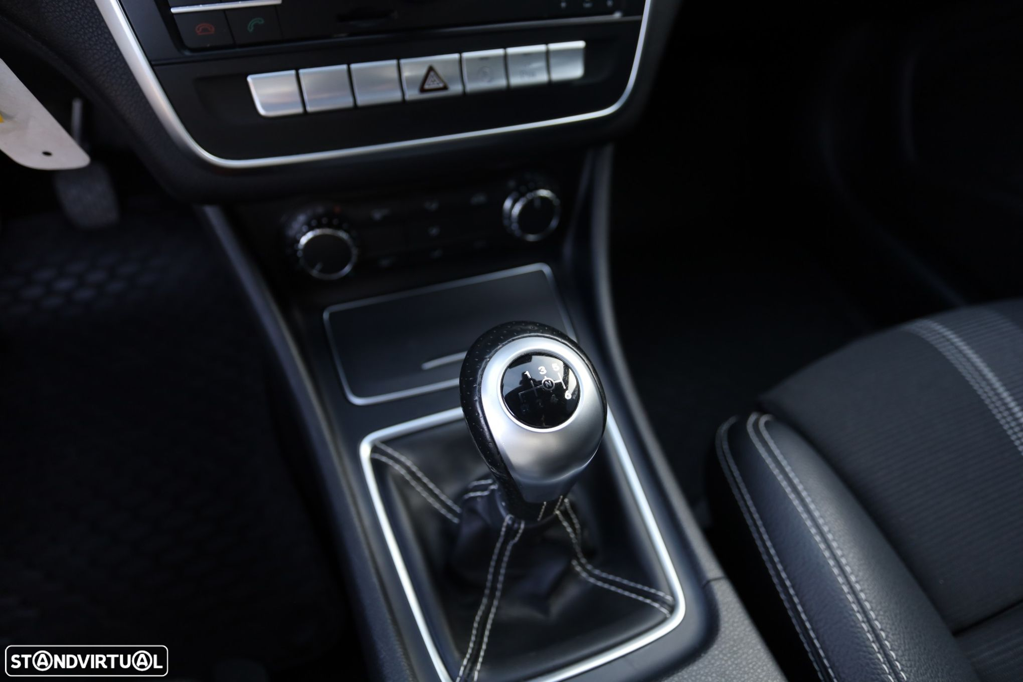 Mercedes-Benz CLA 180 - 9