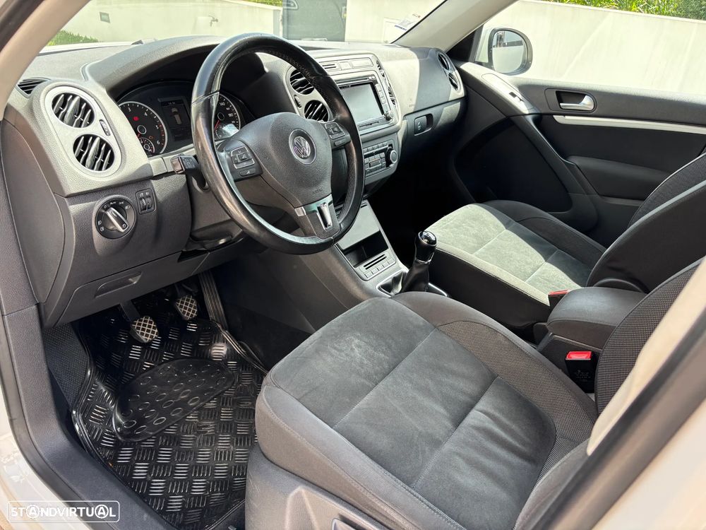 VW Tiguan 2.0 TDi Sport BlueMotion - 12