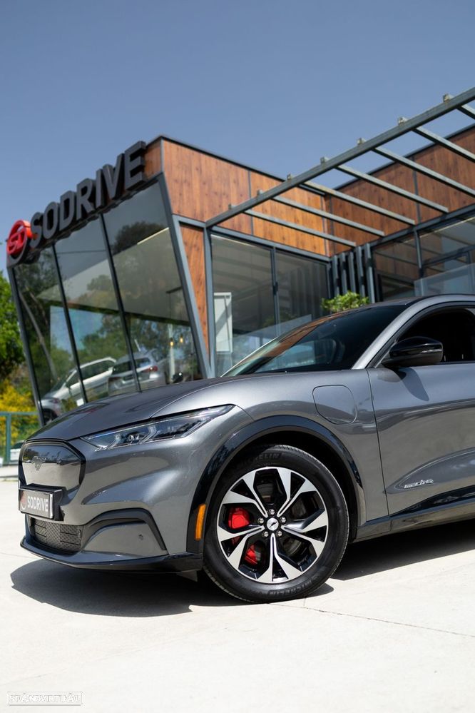 Ford Mustang Mach-E 75.7 kWh Premium AWD - 23