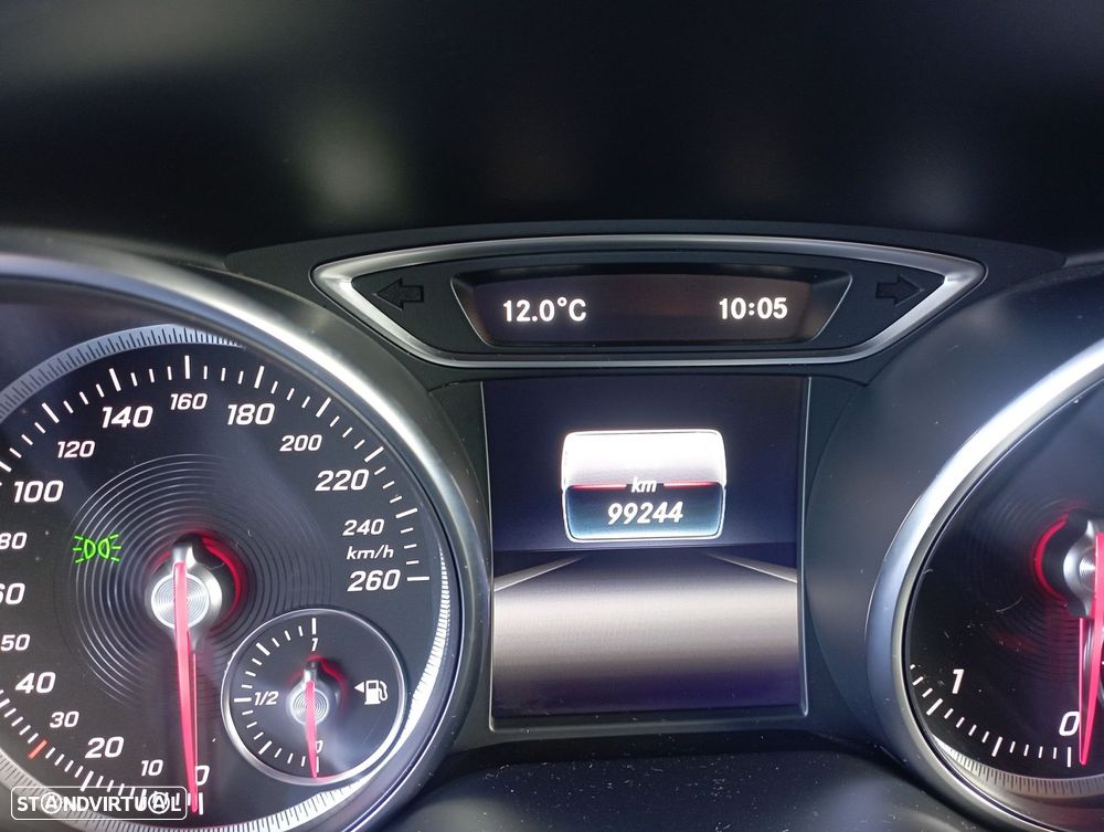 Mercedes-Benz CLA 200 d AMG Line - 16