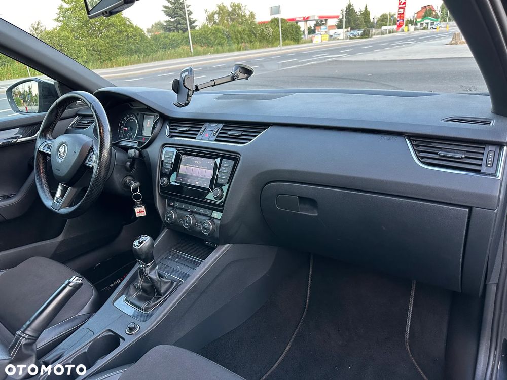 Skoda Octavia 2.0 TDI (Green tec) RS - 18