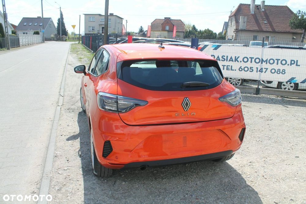 Renault Clio - 7