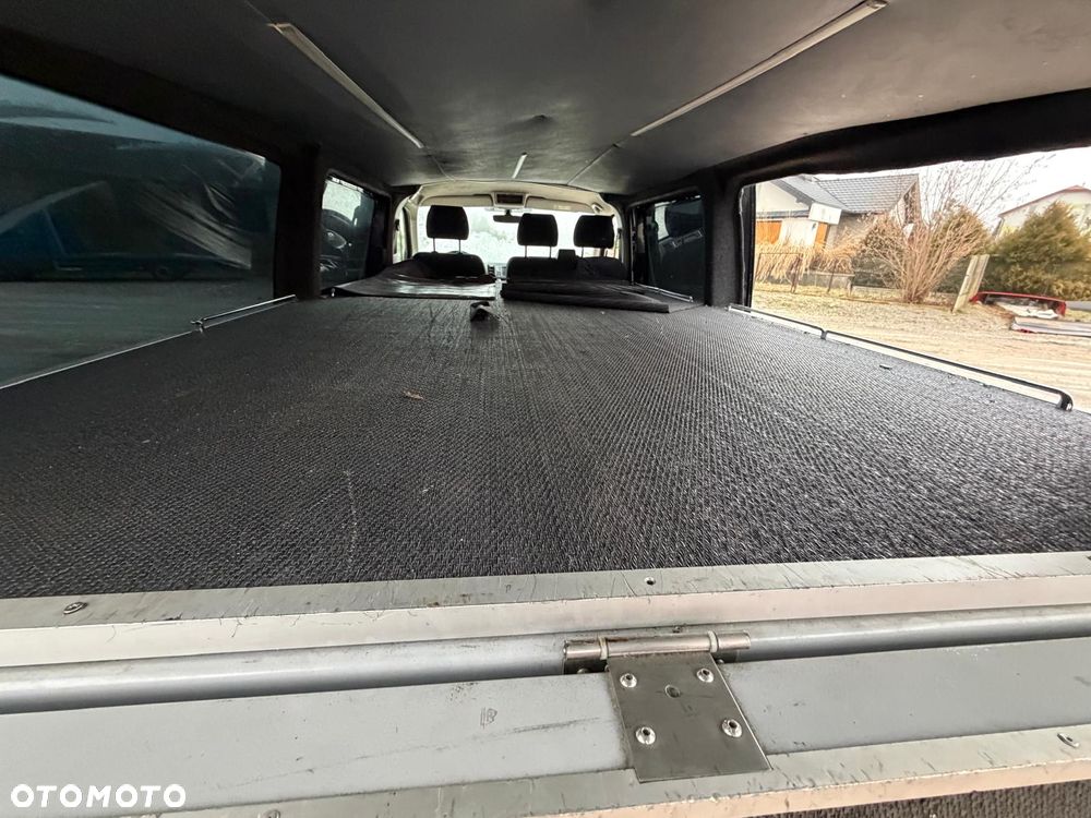 Volkswagen Transporter - 11