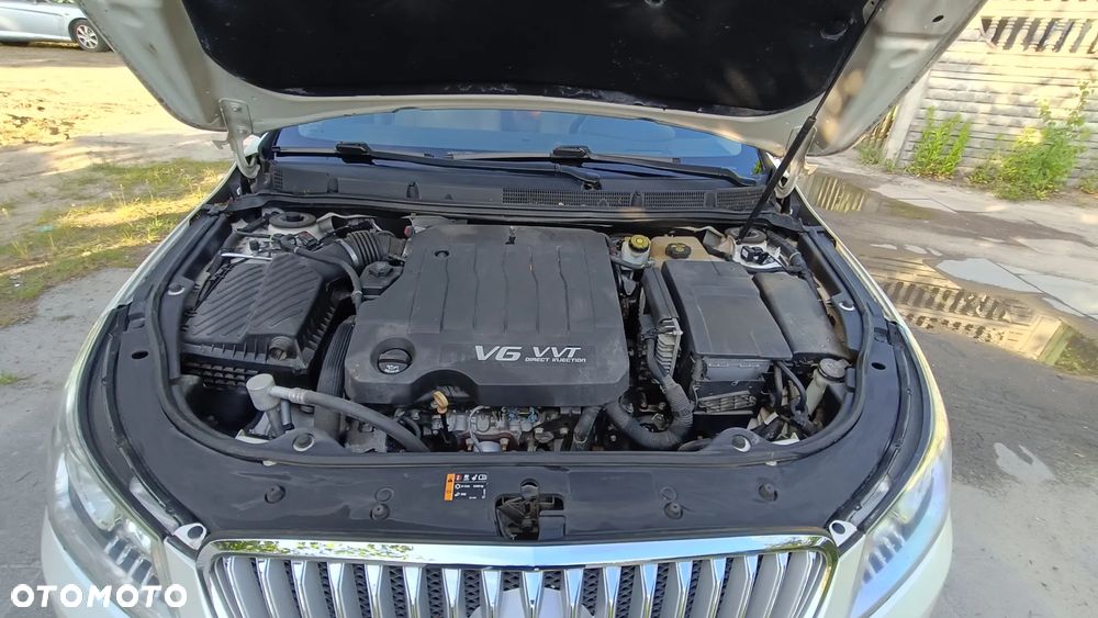 Buick Lacrosse - 40