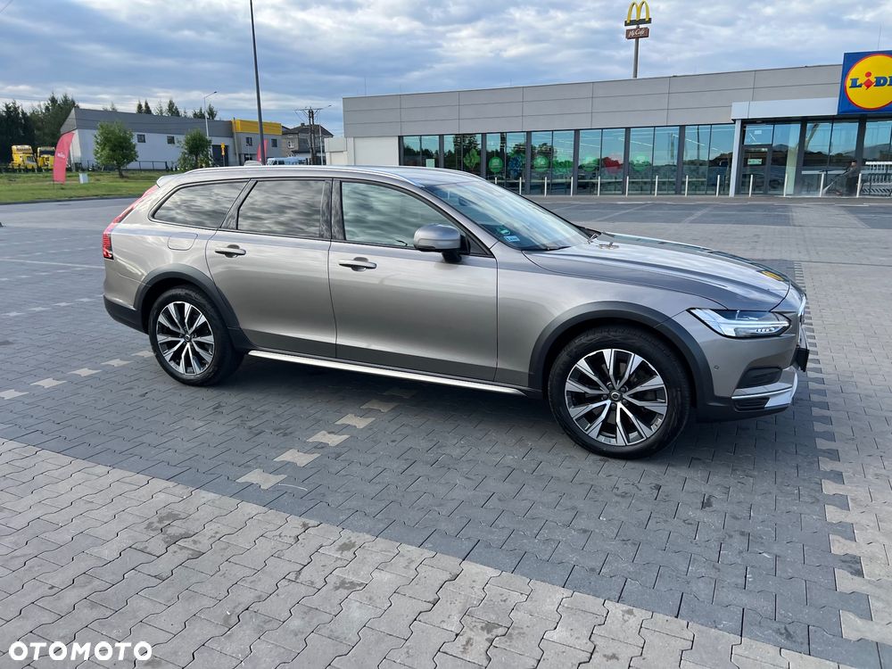 Volvo V90 Cross Country D5 SCR AWD Momentum Pro - 5