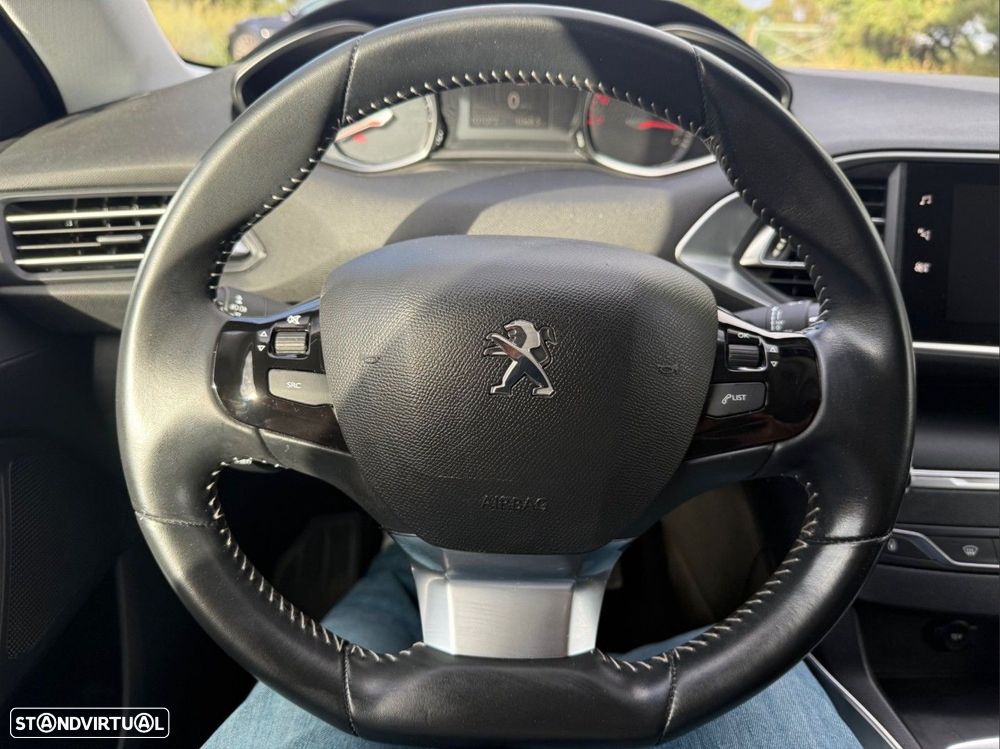 Peugeot 308 SW 1.2 PureTech Allure Full LED - 11