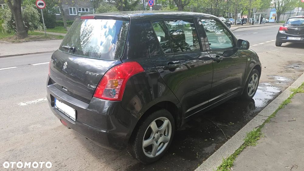 Suzuki Swift 1.3 Limited 25 - 3