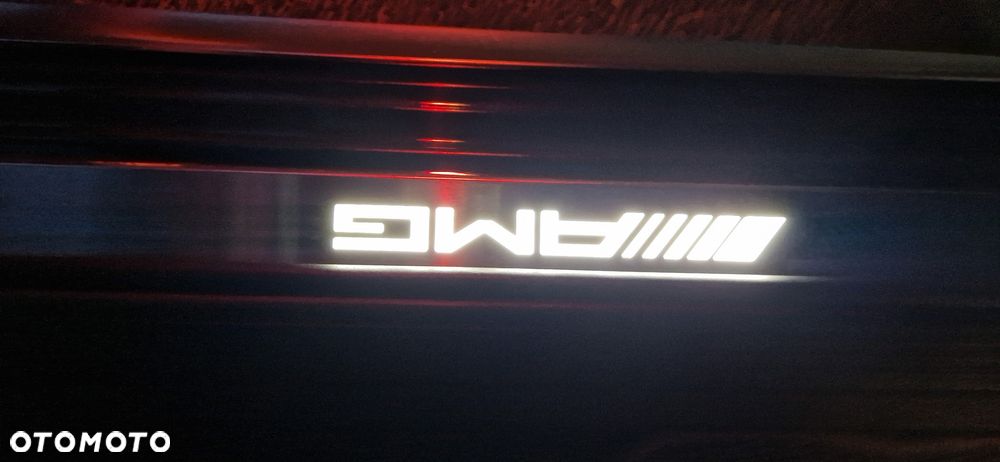 Mercedes-Benz Klasa E 63 AMG - 24