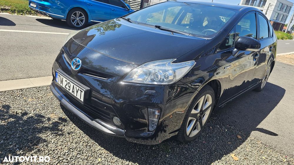 Toyota Prius (Hybrid) Sol - 2
